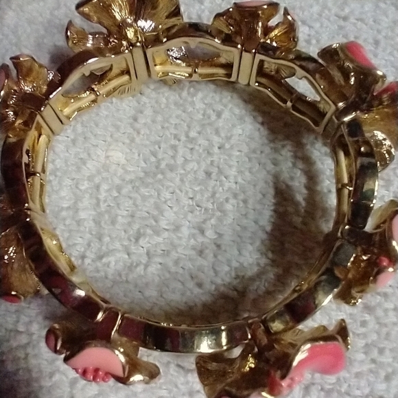 Goldtone pink floral flower 🌸🌹necklace bracelet earrings set - Picture 6 of 6